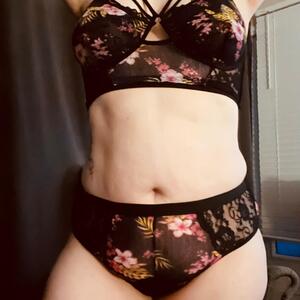 Curvymilf_rosaly MYM