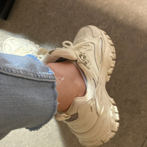 Dakota83 MYM