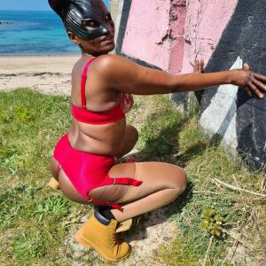 Domina_ebony MYM