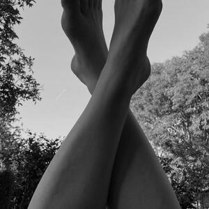 Elegant_feet_ MYM