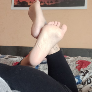 Elettrasexyfeet MYM