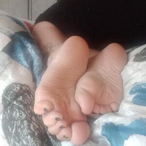 Elettrasexyfeet MYM