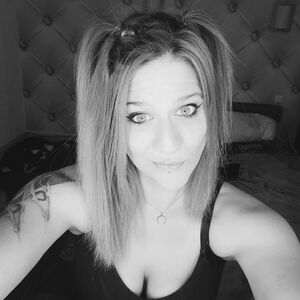 Eliza_lapolissone MYM