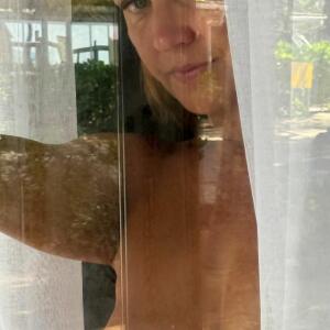 Elza_mature MYM