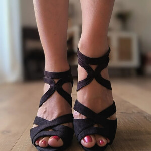 Emie-feet MYM