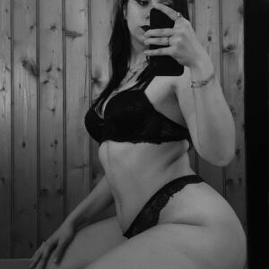 Emilia_goth_ MYM
