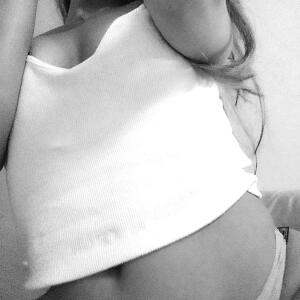 Emma_demoiselle_x MYM