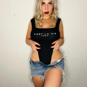 Emmi_wxhite MYM