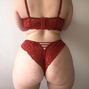Emybooty MYM