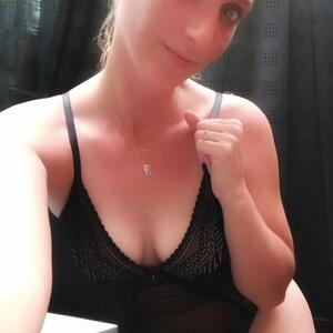 Emymodele_fr MYM