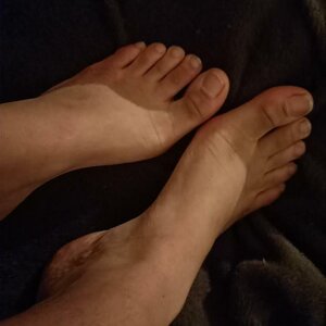 Feet_2girlslandc MYM