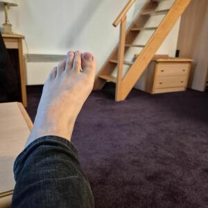 Feet_and_cops MYM