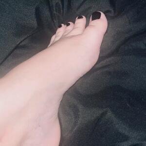 Feet_blacknails MYM