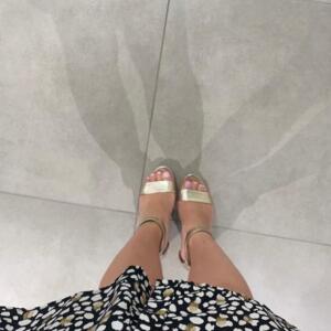 Feet_girl_e MYM