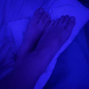 Feet_girl_from_polynesian MYM