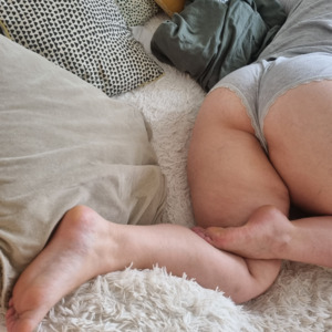 Feet_n_curves MYM