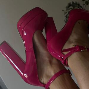 Feetgirl_8 MYM