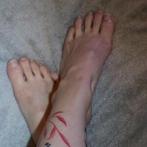 Feetgirl_fetichist MYM