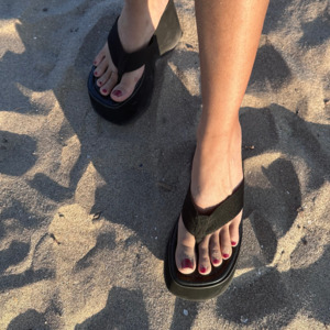 Feetss MYM