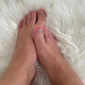 Fline-feet MYM