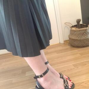 French_student_feet MYM