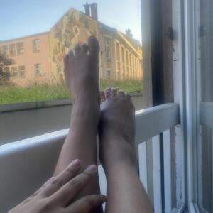 Frenchfeet_lightskin MYM