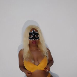 Frenchy_beauty_curvy MYM