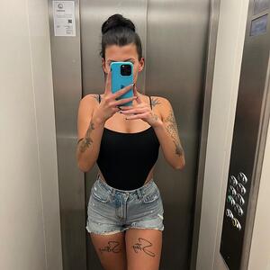 Geilenachbarin_21 MYM