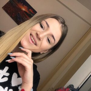 Giulia_ita MYM