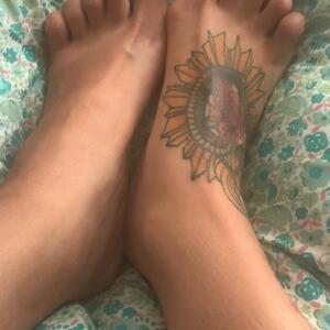 Goddess_with_big_feet MYM