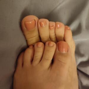 Hella_jolis_pieds MYM