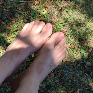 Hella_jolis_pieds MYM