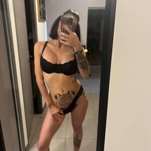 Holllie MYM