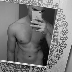 Homme_12 MYM