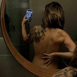 Intimate_caro MYM