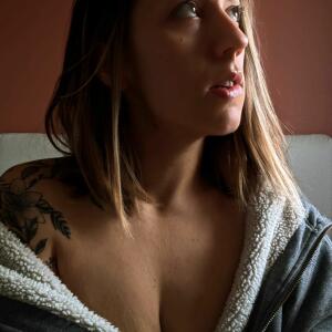 Intimate_caro MYM