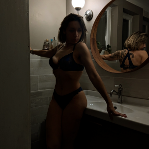 Intimate_caro MYM