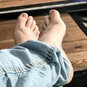 Isa_feet13 MYM