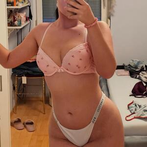 Its_me_melii MYM