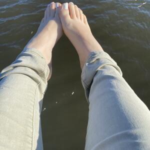 Jenn_feet29 MYM