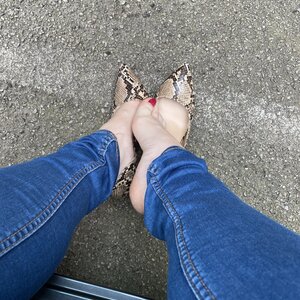 Jenn_feet29 MYM
