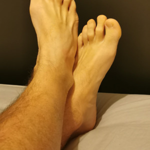 Jolis-pieds-frenchie MYM