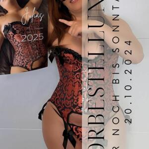 Julia_xclusive MYM