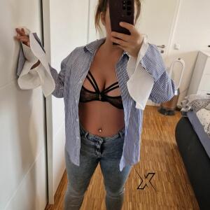 Julia_xclusive MYM