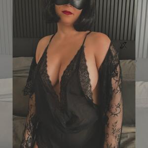 Julia_xclusive MYM