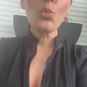 Juliaofficial_ MYM