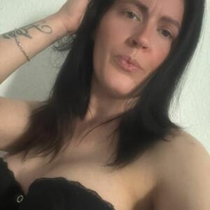 Juliaofficial_ MYM