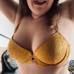 Julie37_ MYM