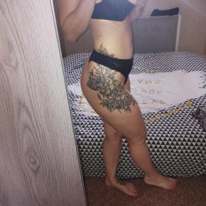 Julie_87 MYM