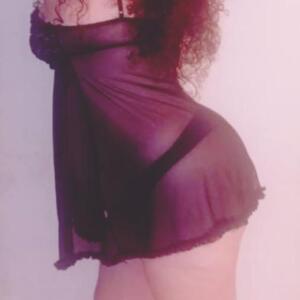 Julie_curvy_island MYM